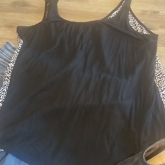 Tank with zipper detail - Picture 3 of 3